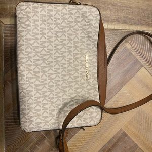 Michael Kors Crossbody